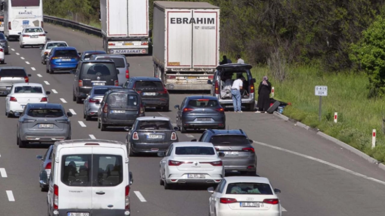 Yola çıkacaklar dikkat! Ankara-İstanbul yönü trafiğe kapatılacak