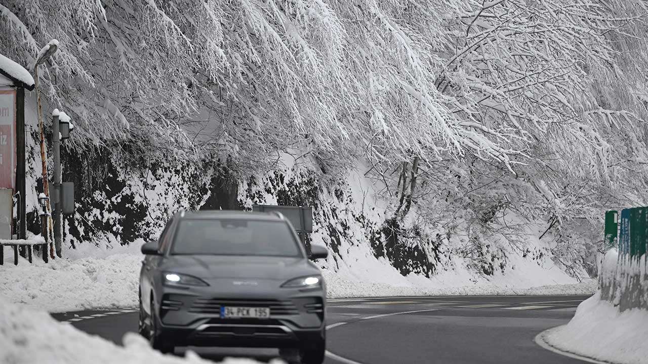 Foto - Yola çıkacaklar dikkat! Bolu Dağı'nda kar yağışı etkili oluyor