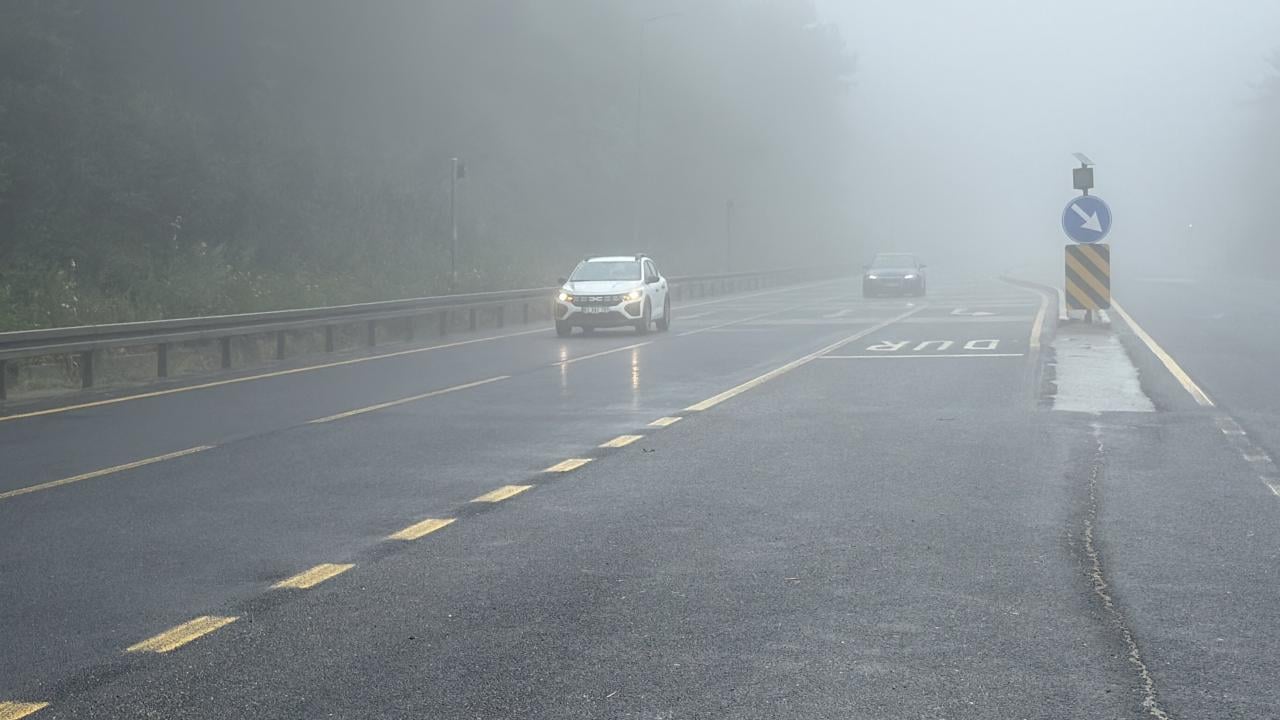 Foto - Yola çıkacaklar dikkat! Bolu Dağı'nda sağanak ve sis görüş mesafesini düşürdü