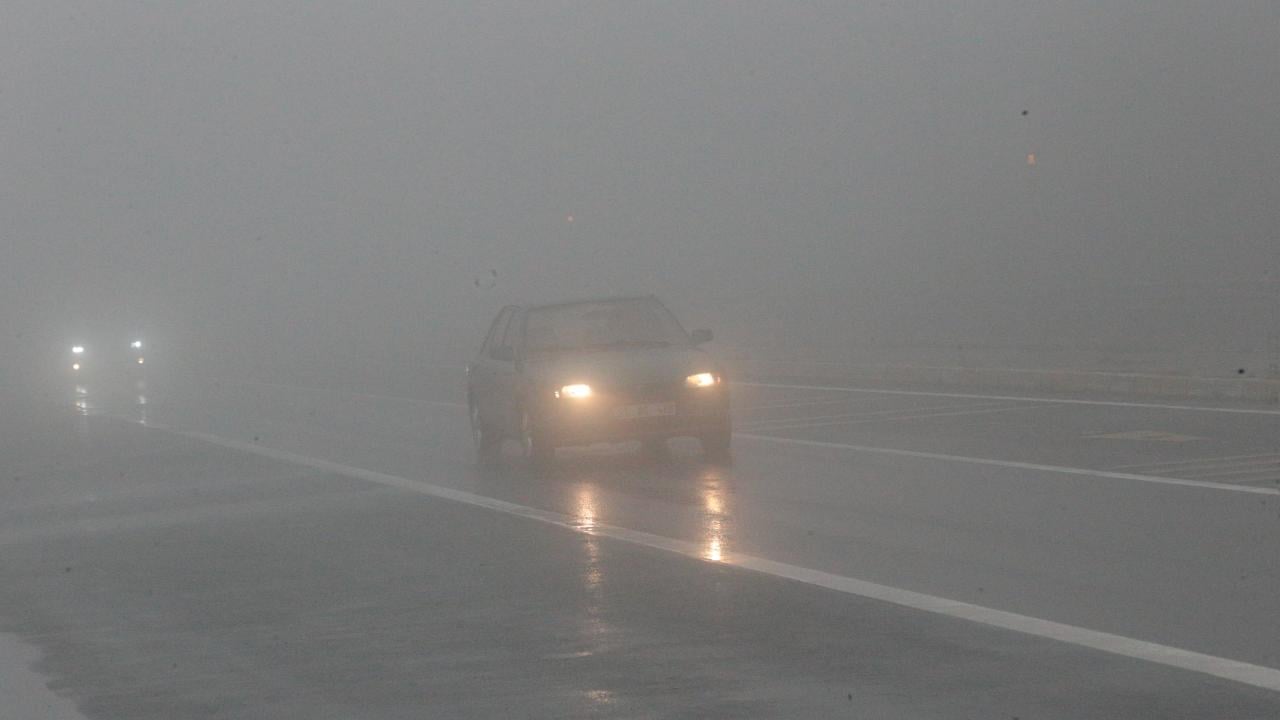 Foto - Yola çıkacaklar dikkat! Bolu Dağı'nda sağanak ve sis görüş mesafesini düşürdü