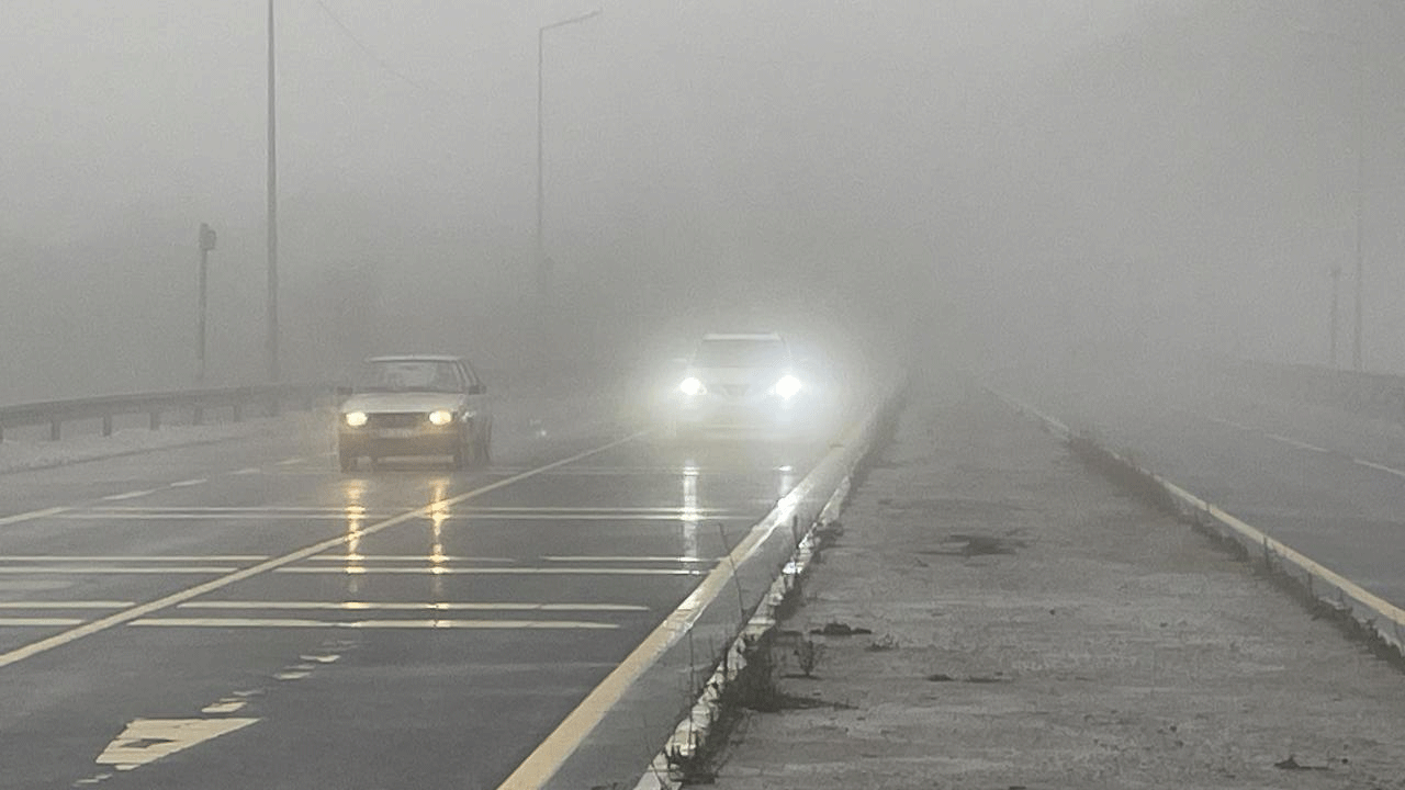 Yola çıkacaklar dikkat! Bolu Dağı'nda sağanak ve sis görüş mesafesini düşürdü