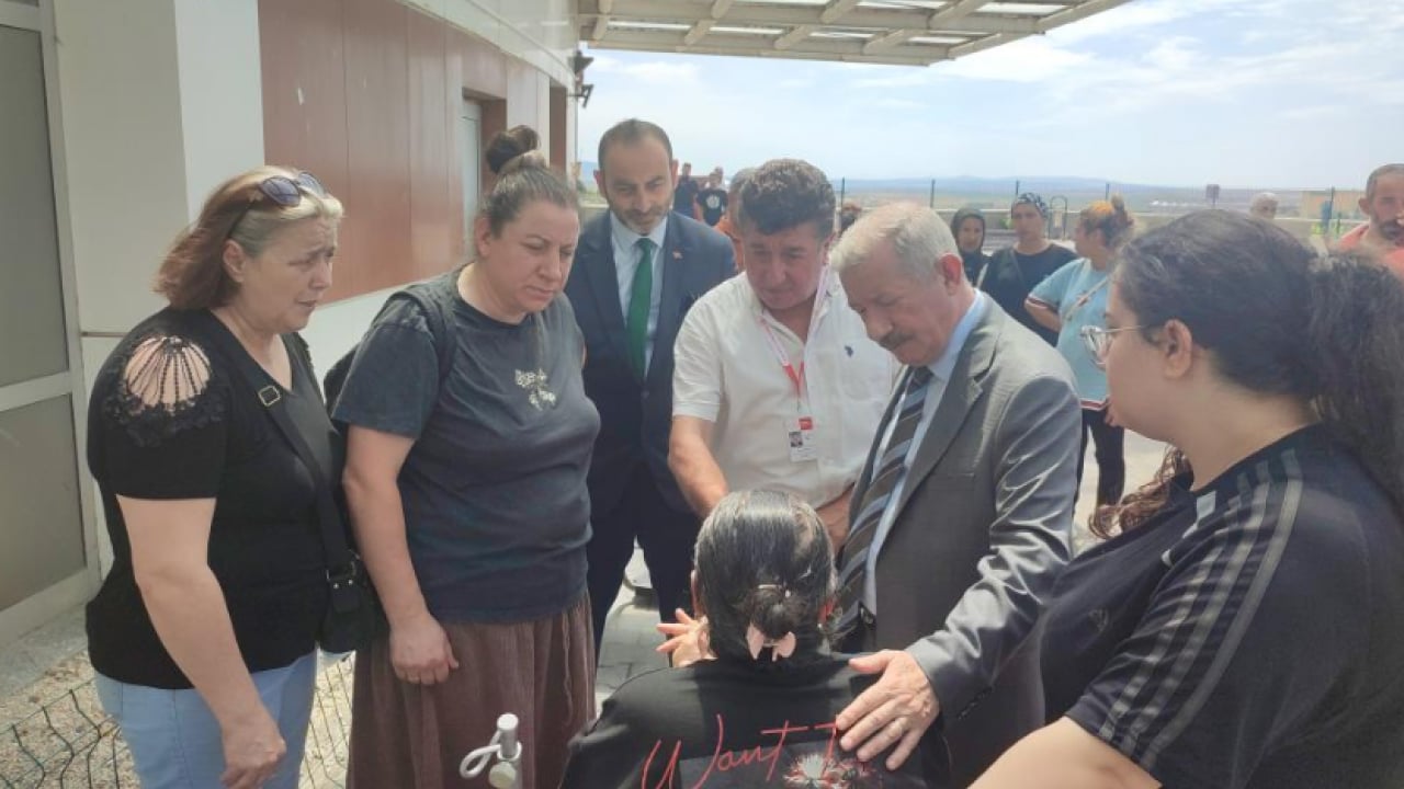 Foto - Yolcu minibüsü tıra çarptı: 16 kişi yaralandı