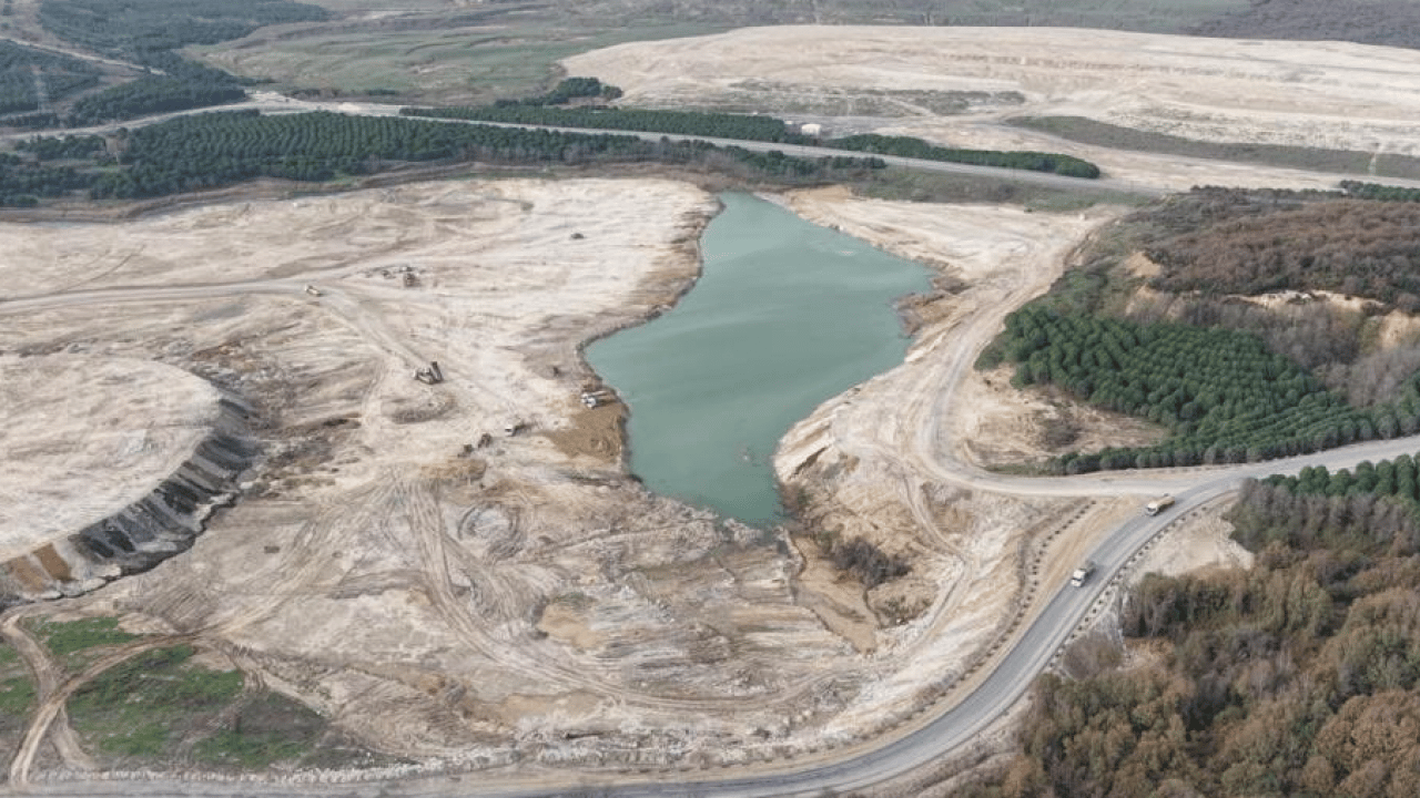 Foto - Yollar asfalt beklerken İBB bakın nereyi asfaltladı: Akıllara eşeğe ters binen Nasreddin Hoca geldi