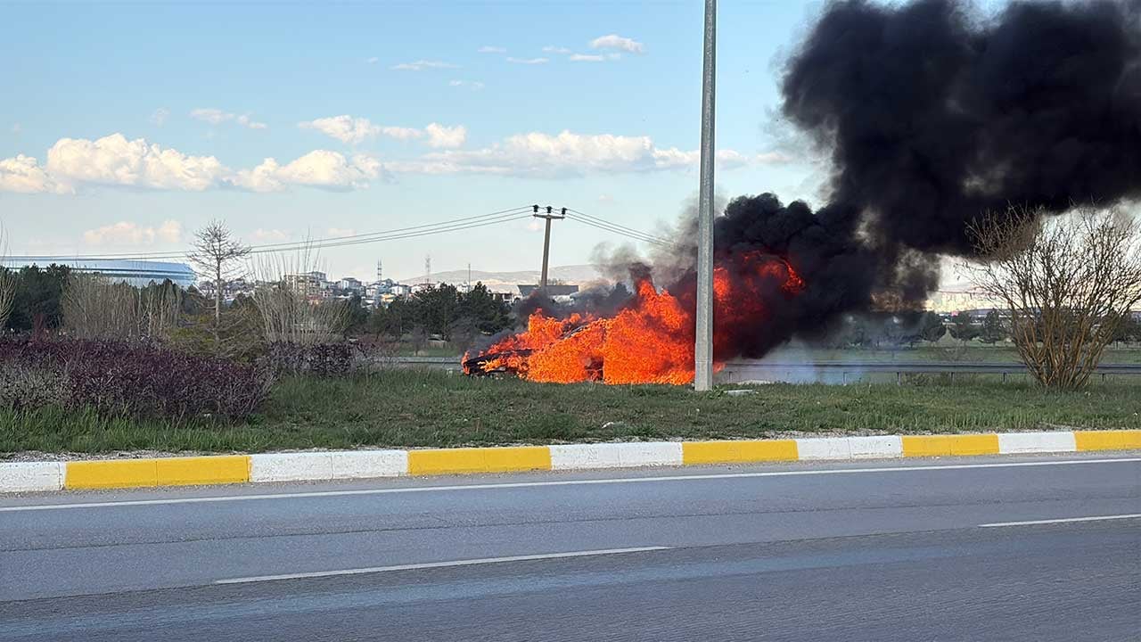 Foto - Yollar kan gölüne dönmedi ama bir vatandaşın yüreği yandı! Gözyaşları sel oldu!