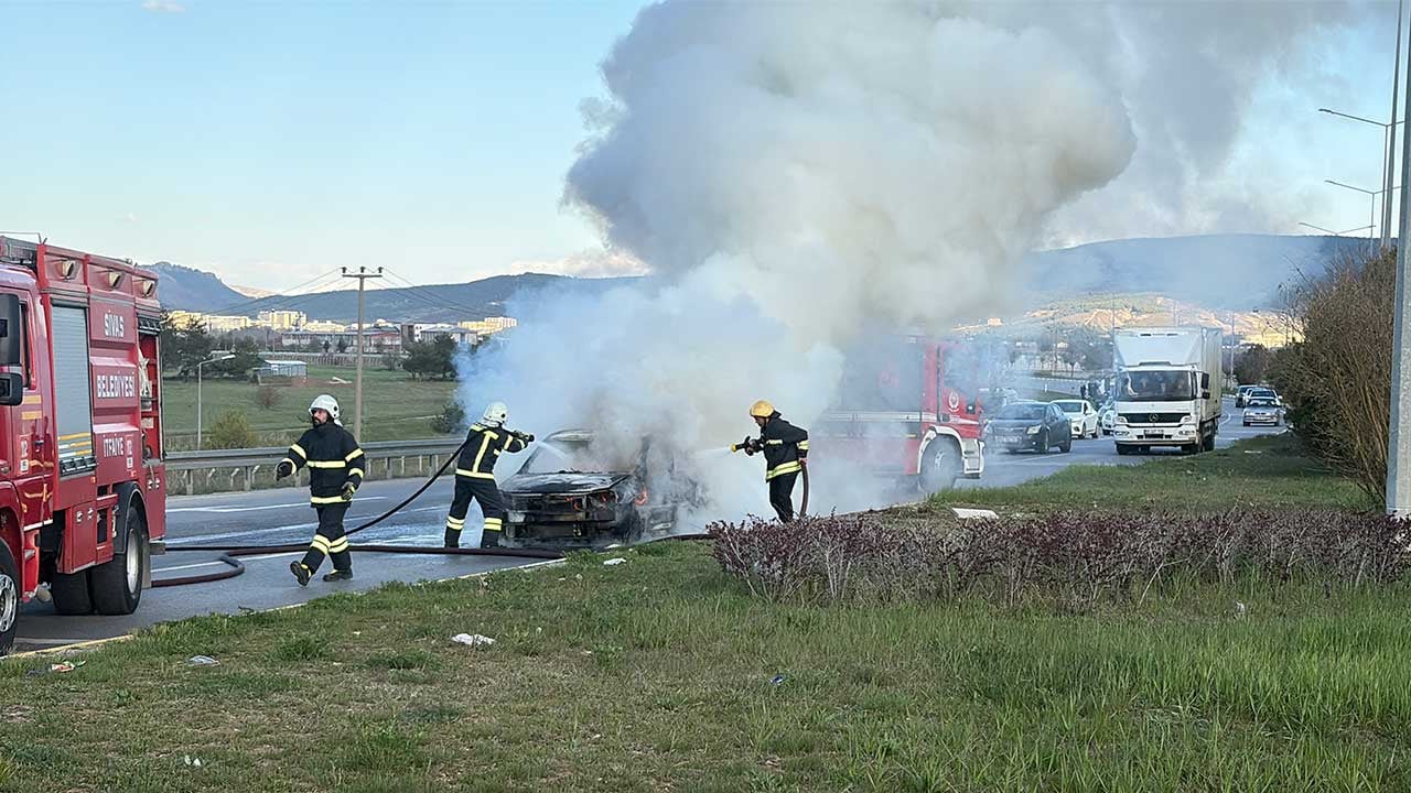 Foto - Yollar kan gölüne dönmedi ama bir vatandaşın yüreği yandı! Gözyaşları sel oldu!
