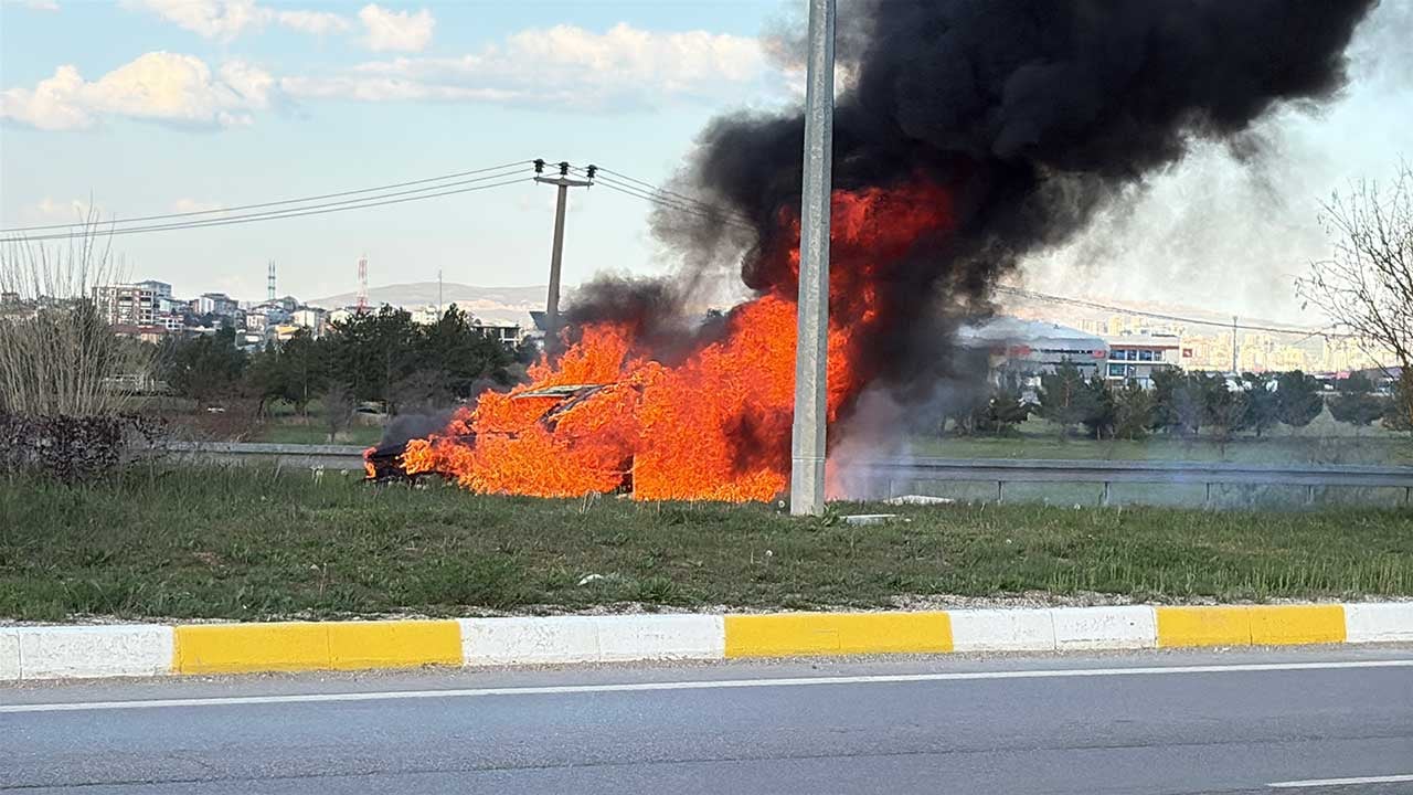Foto - Yollar kan gölüne dönmedi ama bir vatandaşın yüreği yandı! Gözyaşları sel oldu!