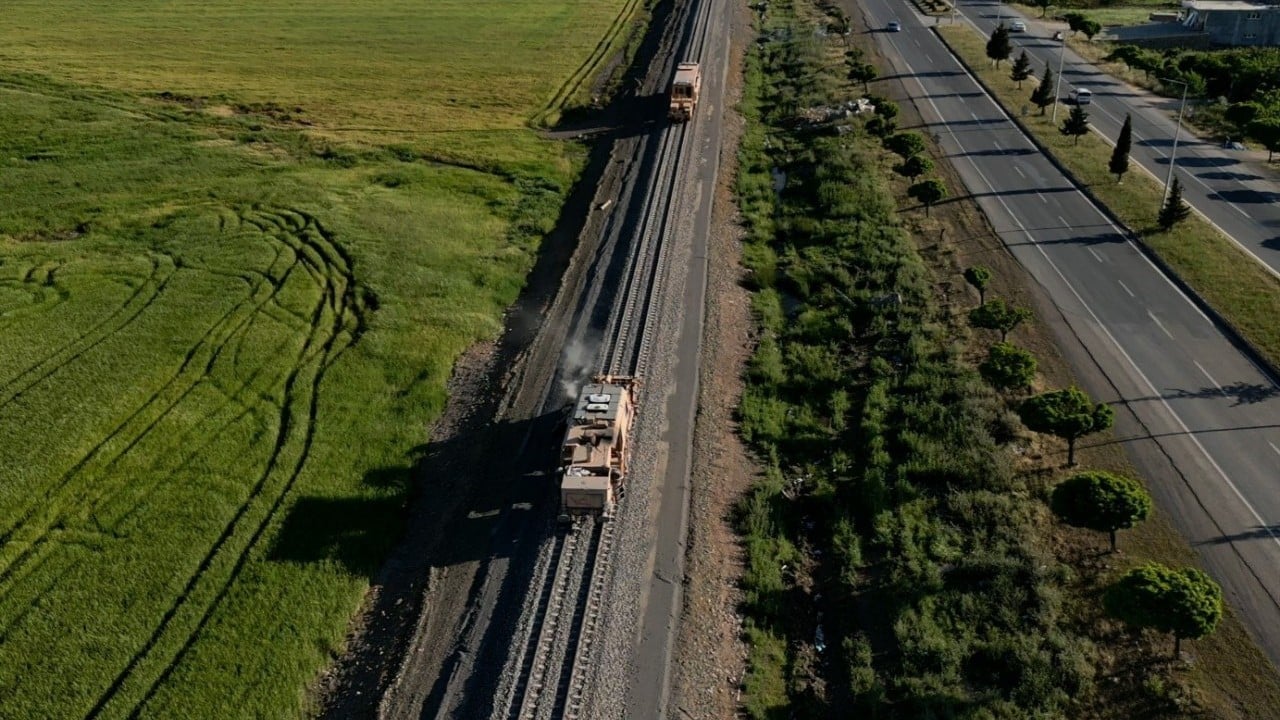 Foto - Yollardaki 2 çukuru kapatamayan CHP bunları beğenmiyor: İşte deprem öncesi ve sonrası galerisi