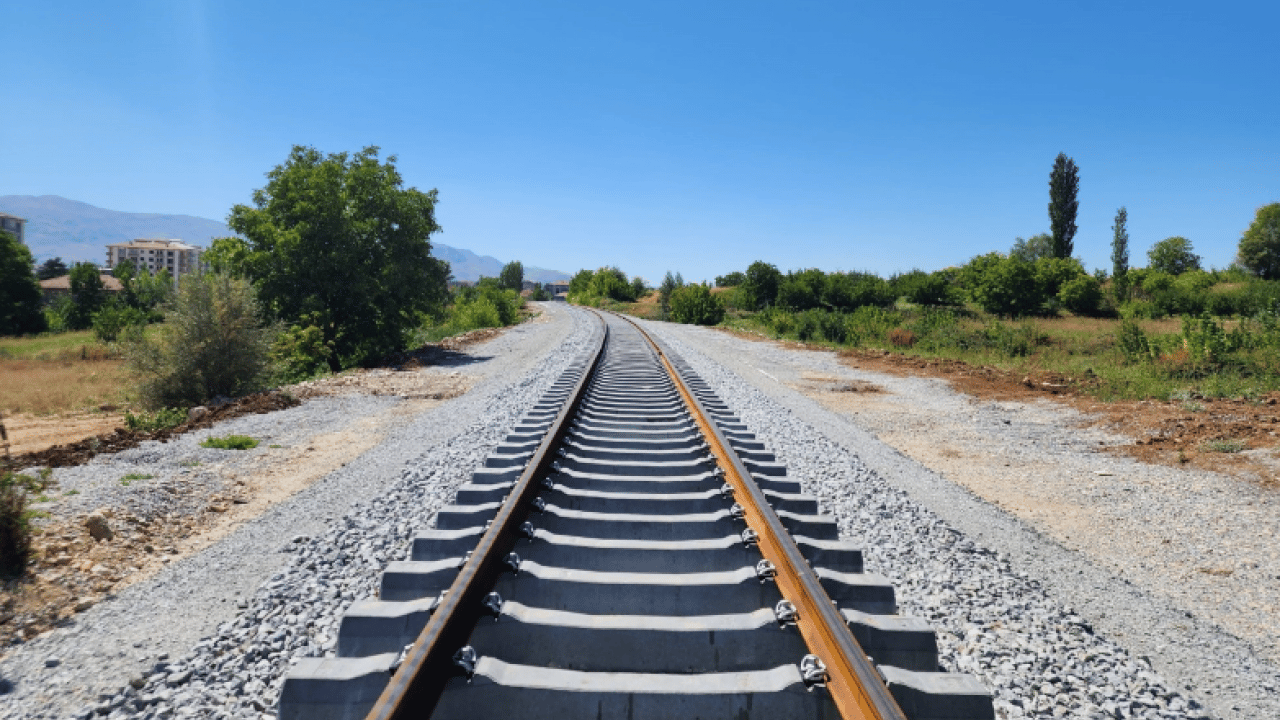 Foto - Yollardaki 2 çukuru kapatamayan CHP bunları beğenmiyor: İşte deprem öncesi ve sonrası galerisi