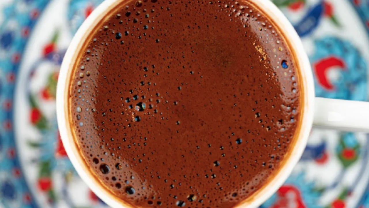 Yorgunluk, uyku hali ve tatlı krizi... Kafeinin yanında asla tüketmeyin! Lokum ve...