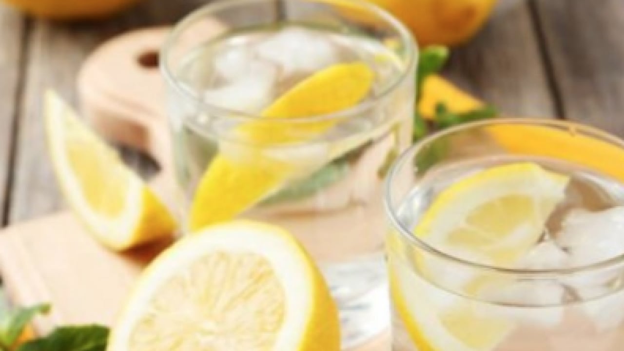 Foto - Yoruyor mu, besliyor mu? Sabah aç karnına limonlu su içen yandı!