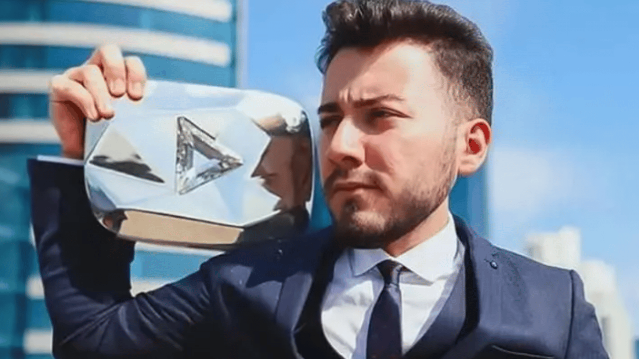 Youtube kanalını aniden kapatmıştı: Enes Batur 24 saatte servet kazandı!