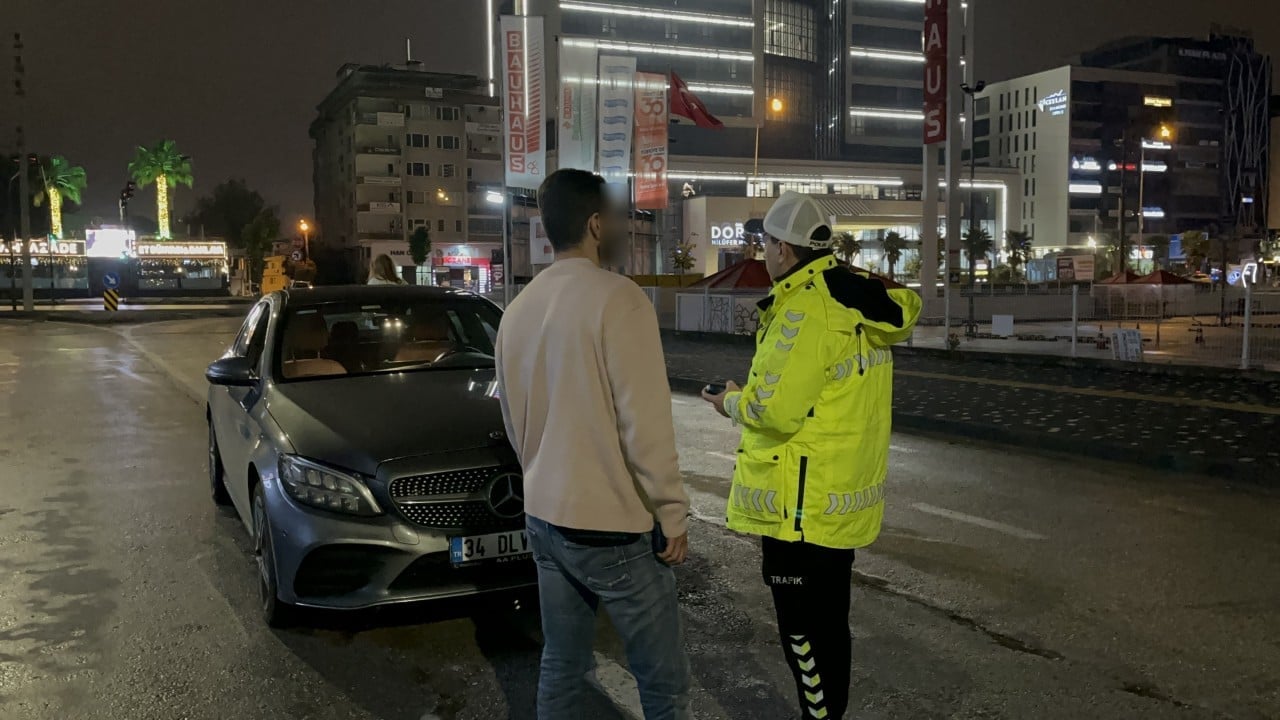 Foto - Yozlaşmış kültür dayatmasının sonu! Alkolik seküler sürücünün ibretlik halleri