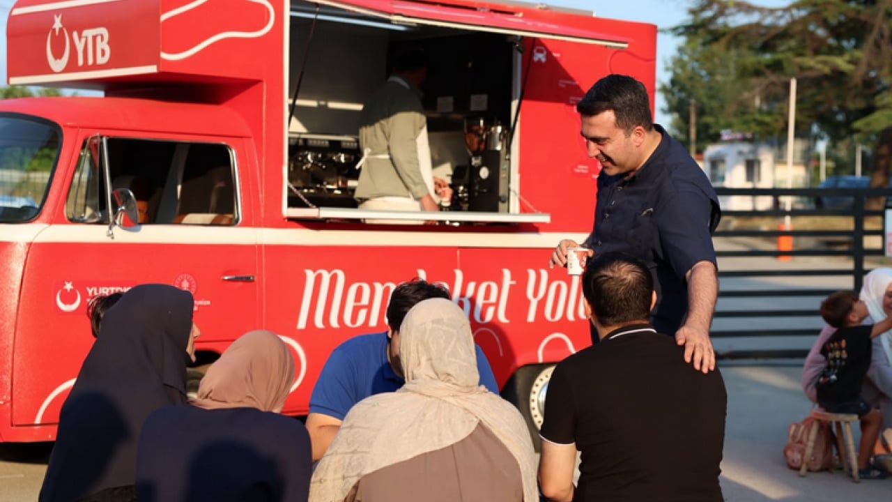 YTB Başkanı Abdulhadi Turus, Memleket Yolu’nda Vatandaşlarla Niş’te Buluştu