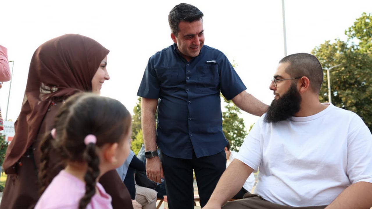 Foto - YTB Başkanı Abdulhadi Turus, Memleket Yolu’nda Vatandaşlarla Niş’te Buluştu