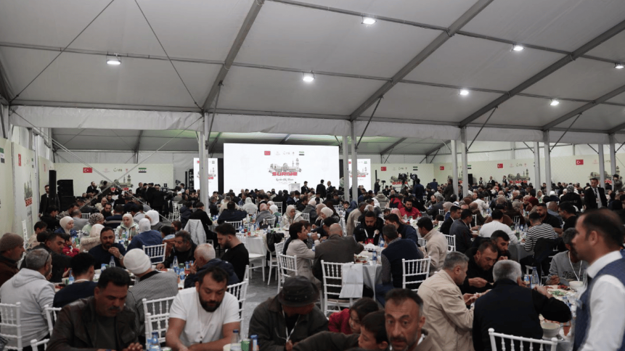 Foto - YTB’den Bayırbucak’ta 500 Kişilik Kardeşlik İftarı