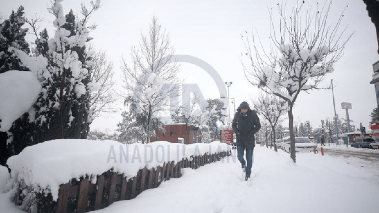 Yüksekliği insan boyunu geçti: İşte kar kalınlığı en yüksek 10 il! 