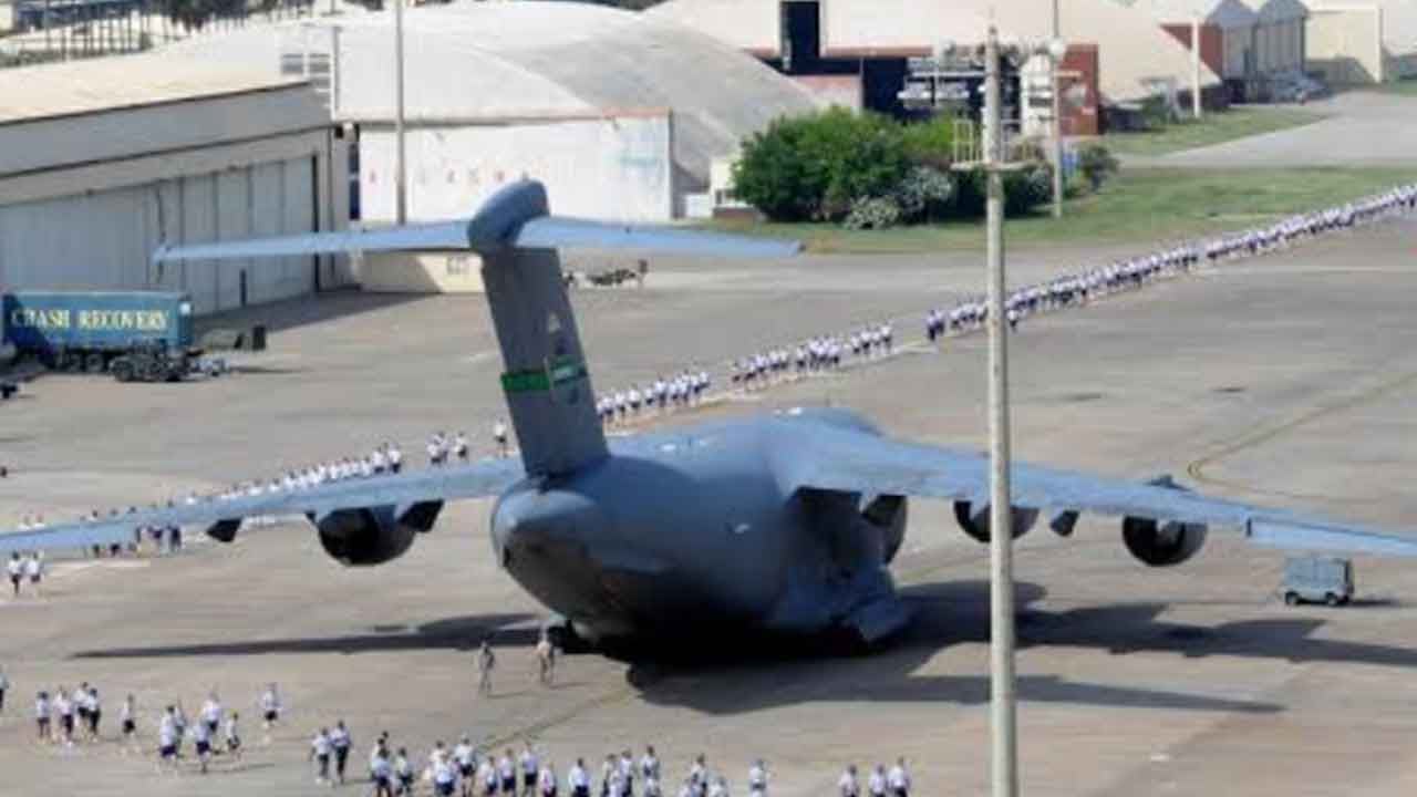 Foto - Yunan askeri uçağı neden İncirlik'e indi