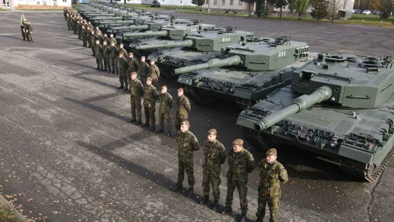 Foto - Yunanistan en büyük müttefikini kazıklamaya kalktı: Bitik savaş tanklarını verme planı reddedildi