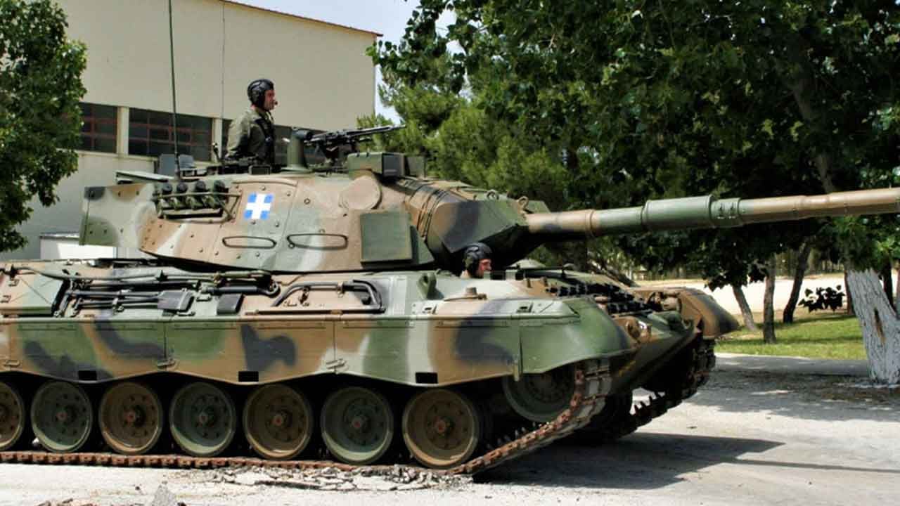 Foto - Yunanistan kendi yapamadı, Türkiye ile savaşmaları için savaş tanklarını acil olarak onlara veriyor