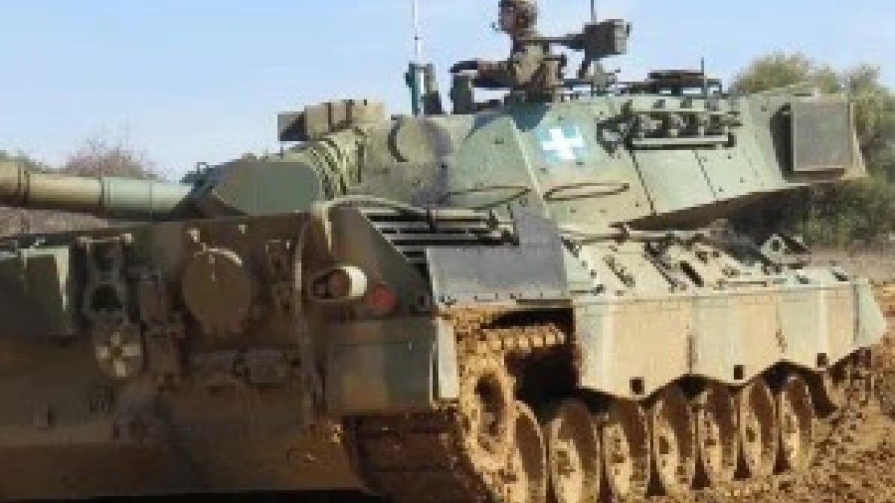 Foto - Yunanistan kendi yapamadı, Türkiye ile savaşmaları için savaş tanklarını acil olarak onlara veriyor