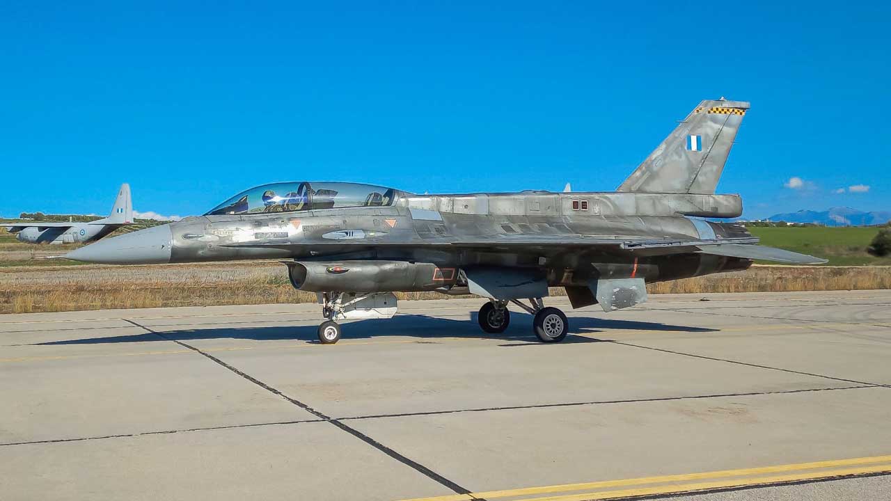 Foto - Yunanistan'da F-16 savaş uçağı hareketliliği