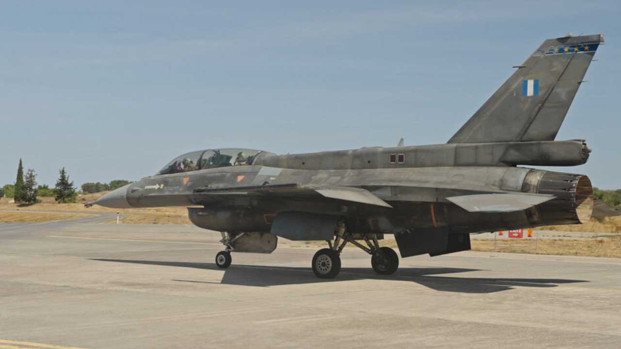Foto - Yunanistan'da F-16 savaş uçağı hareketliliği