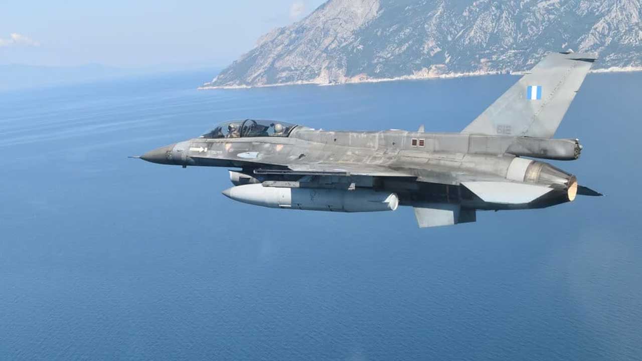 Foto - Yunanistan'da F-16 savaş uçağı hareketliliği