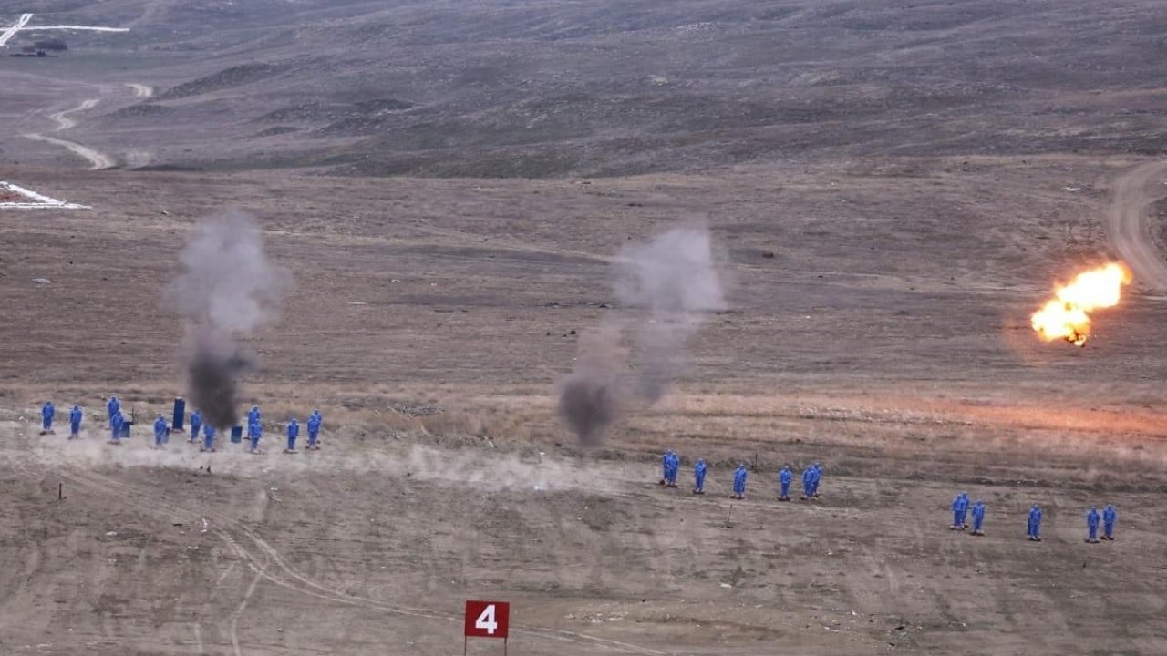 Foto - Yunanistan’da "KARGU" kâbusu! Türk sürüsü havada bölünüp aynı anda vurdu, milli İHA’nın testi Atina’yı titretti