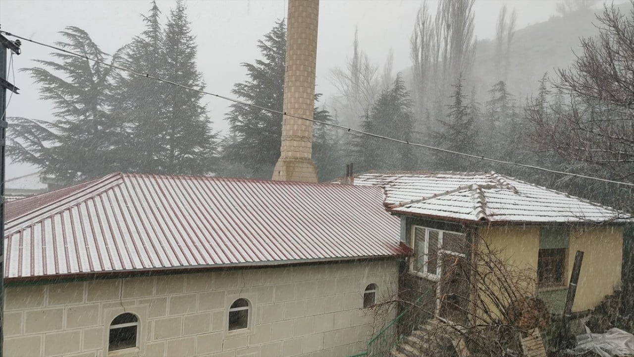 Foto - Yurdun bazı bölgelerinde kar yağışı etkili oluyor