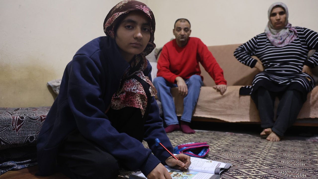 Yürek burkan yaşam mücadelesi! Meryem’in tek hayali: Mavi bir oda