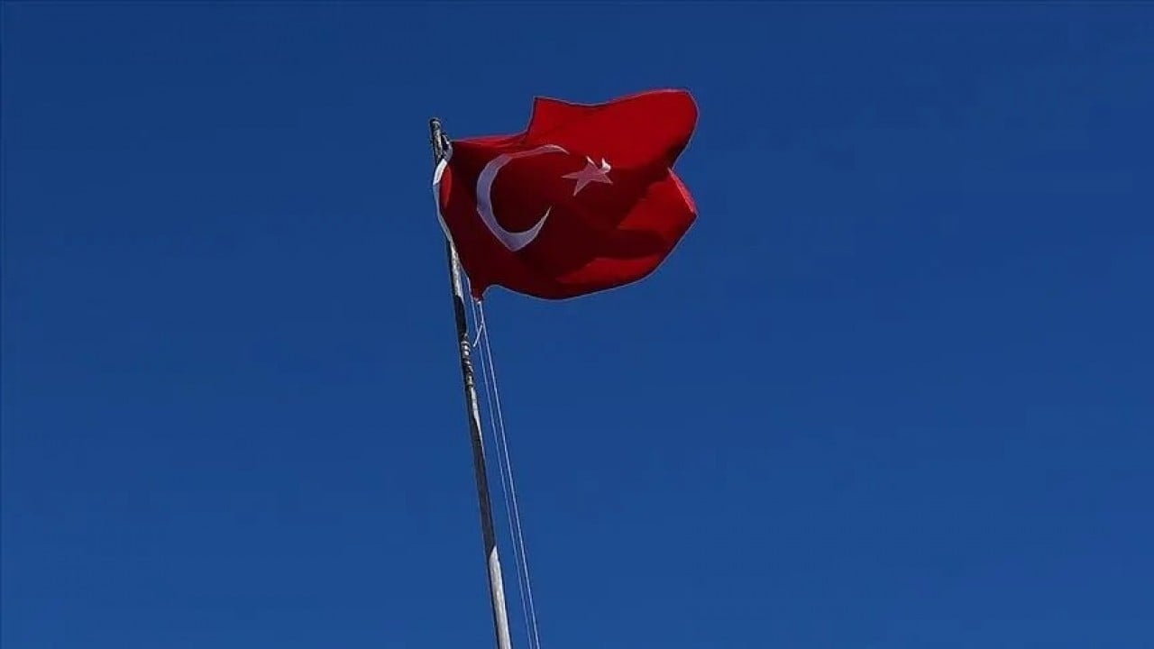 Foto - Yusuf Kaplan 'inanılır gibi değil' diyerek isyan etti: Dünya bizi bekliyor ama biz intihara sürükleniyoruz