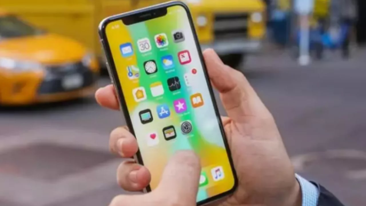 Foto - Uyanıklara kötü haber: Yüzbinlerce telefon aniden kapanabilir!