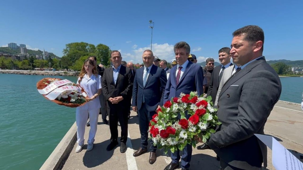 Foto - Yüzerek mezun oldular Karada okuyup denizde diploma aldılar