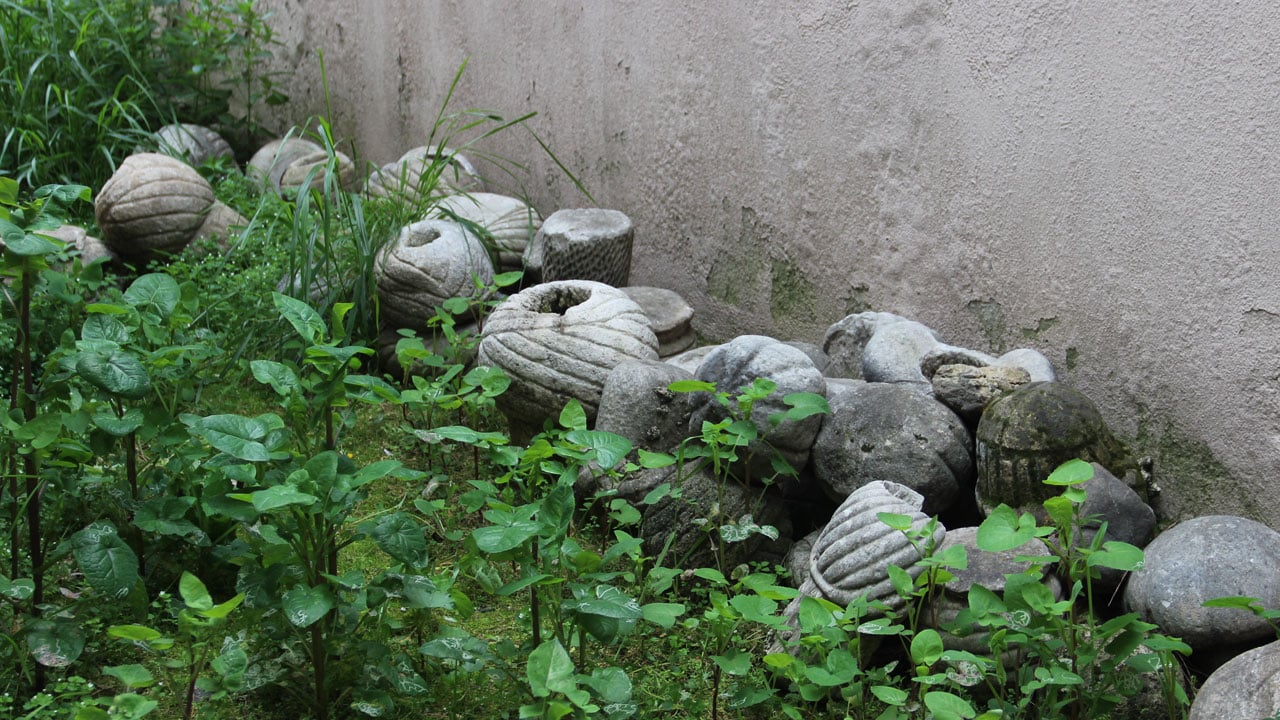 Foto - Yüzyıllara direniyordu! Tarihi hazireye çirkin saldırı