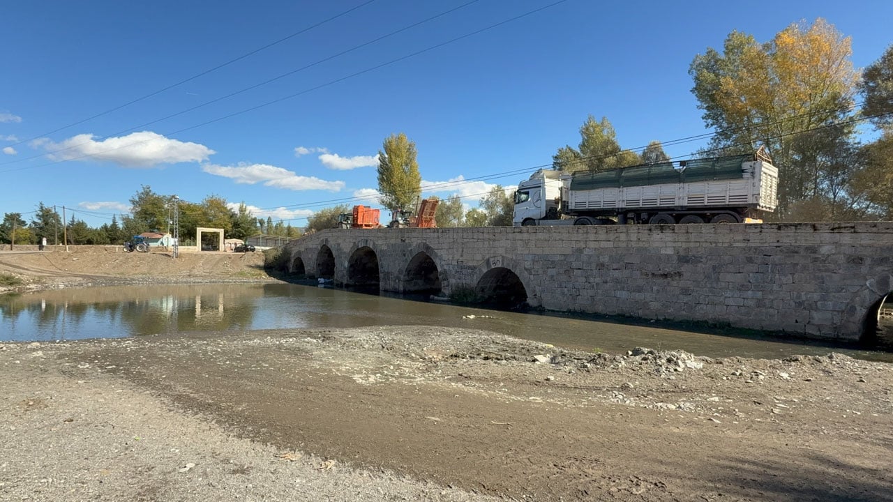 Foto - Yüzyılların tanığı! 2 bin yıldır zamana meydan okuyor