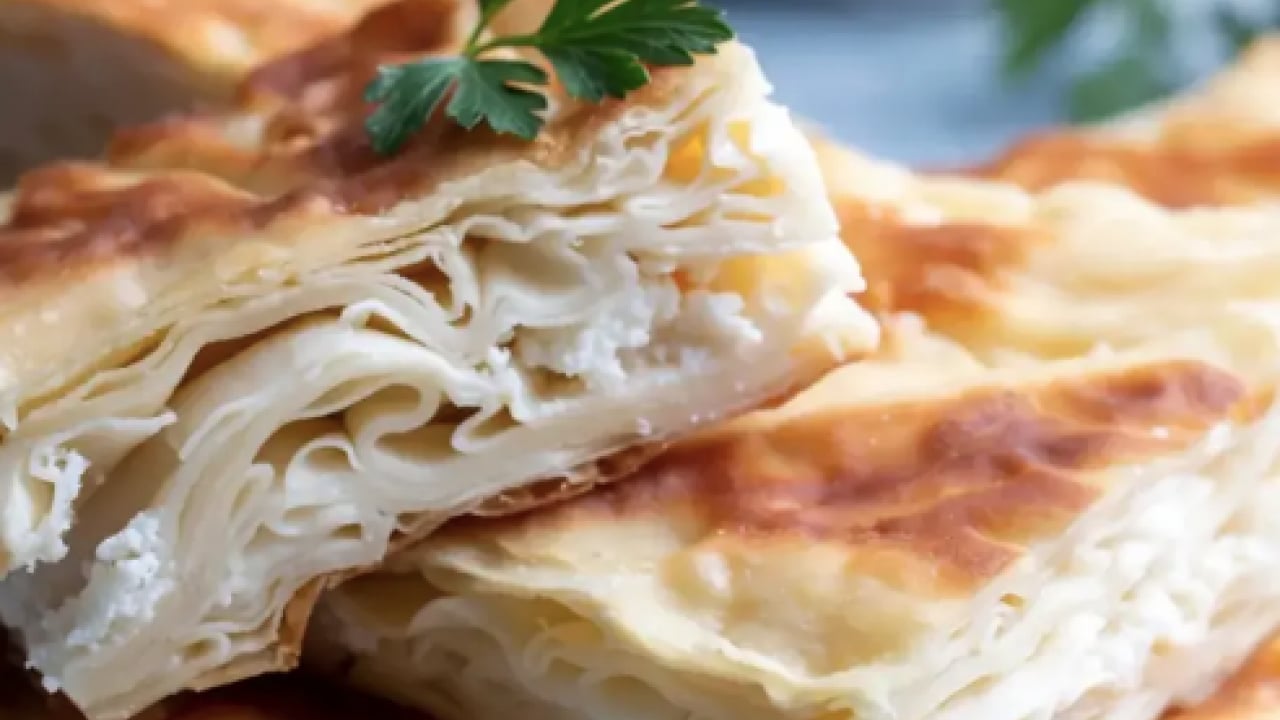 Foto - Zahmeti az lezzeti çok! Ev yapımı su böreği, dışı çıtır, içi ise yumuşacık...