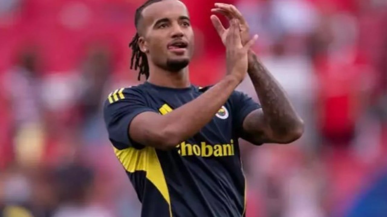 Foto - Zaman Zaman eleştiriliyordu: Archie Brown sözleşmeyi feshetti!