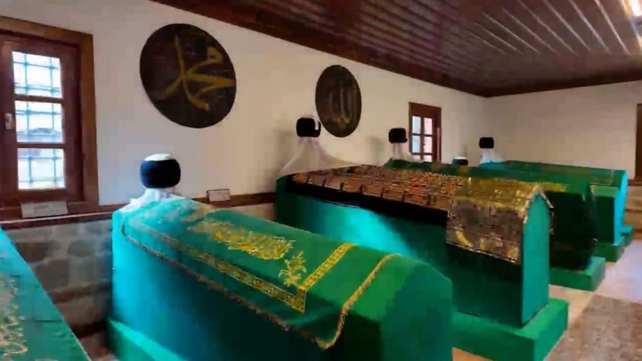 Foto - Zamana direniyor 5 asırdır ezan susmadı