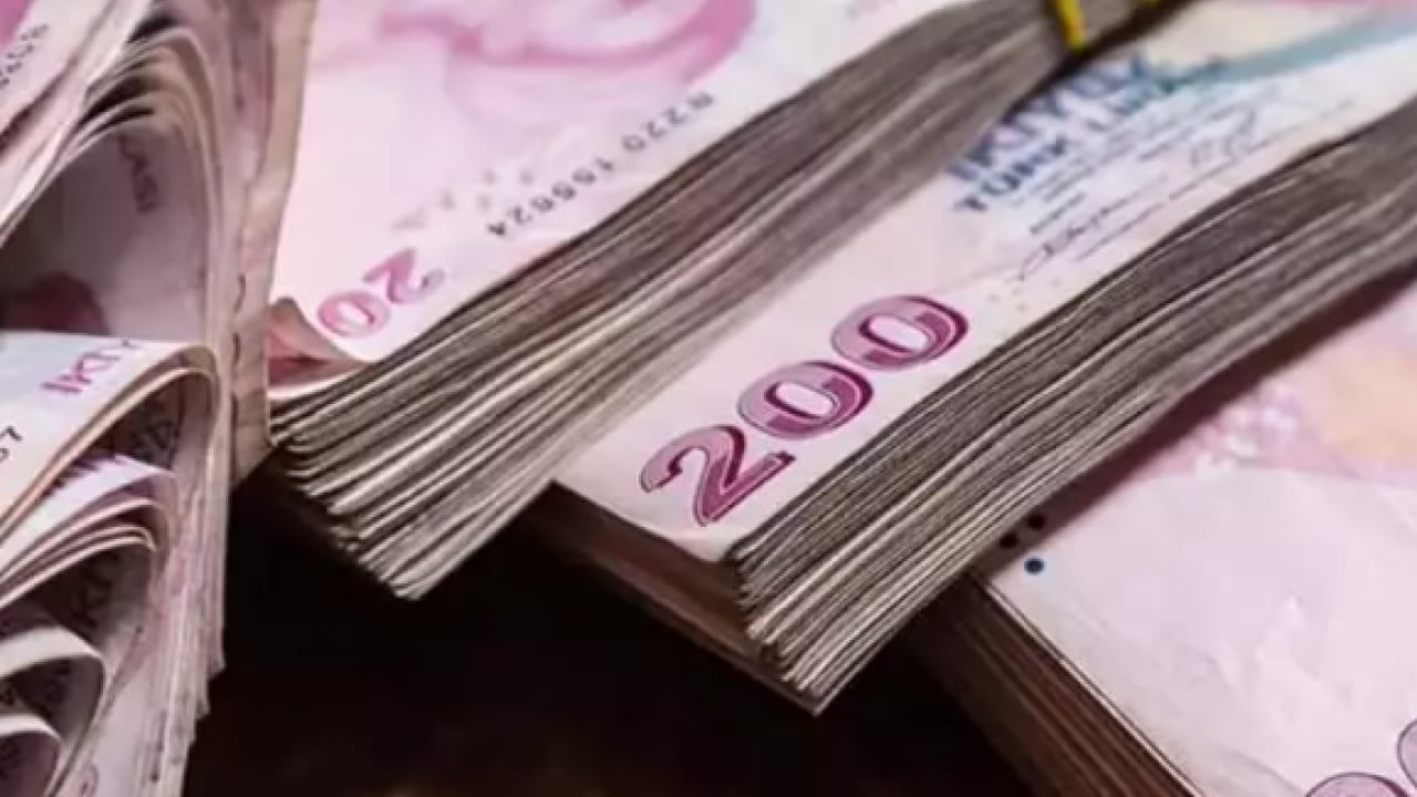 Foto - Zamlı memur maaşları ne zaman yatacak? Memur ve emekli maaş farklar hangi gün hesaplara geçecek?