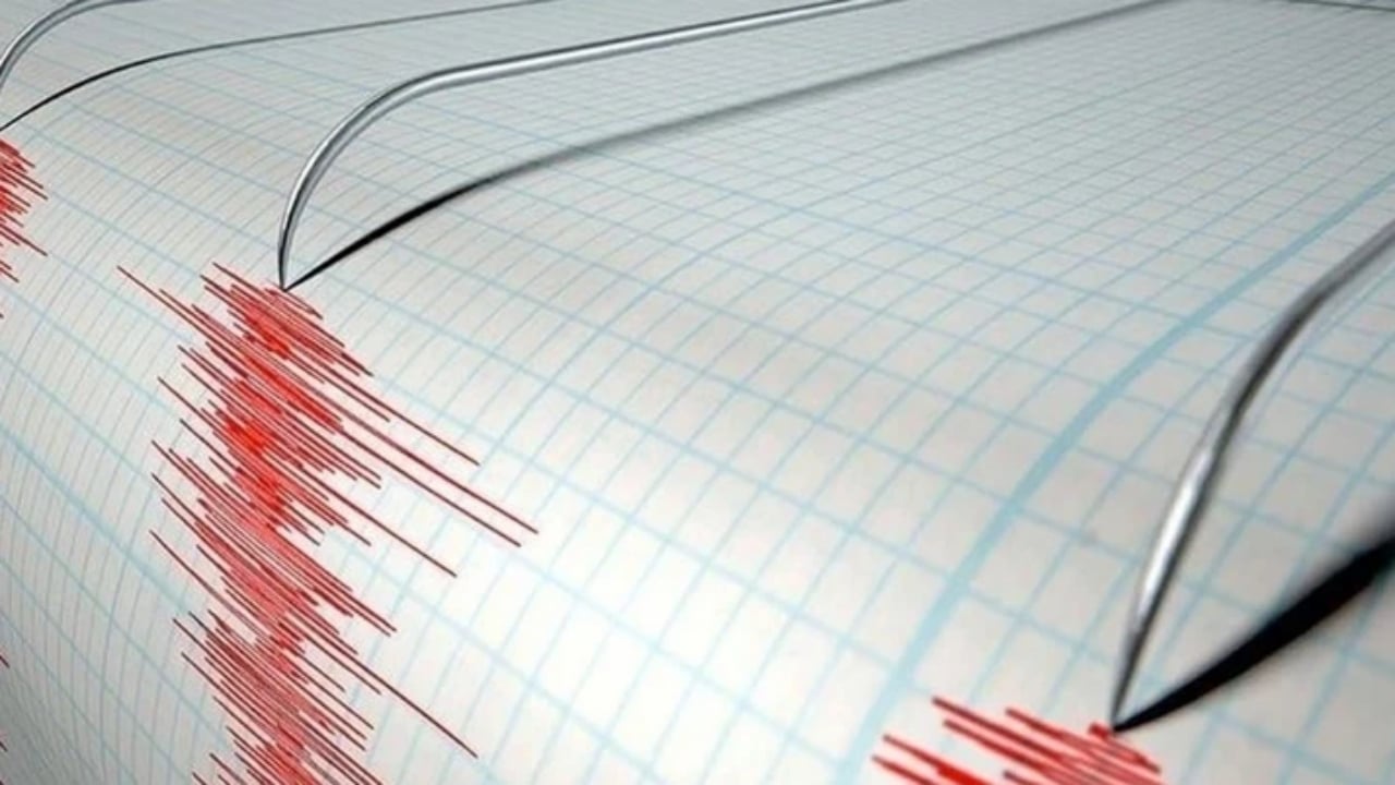 Foto - Zangır zangır sallandı! 6 büyüklüğündeki deprem paniğe yol açtı