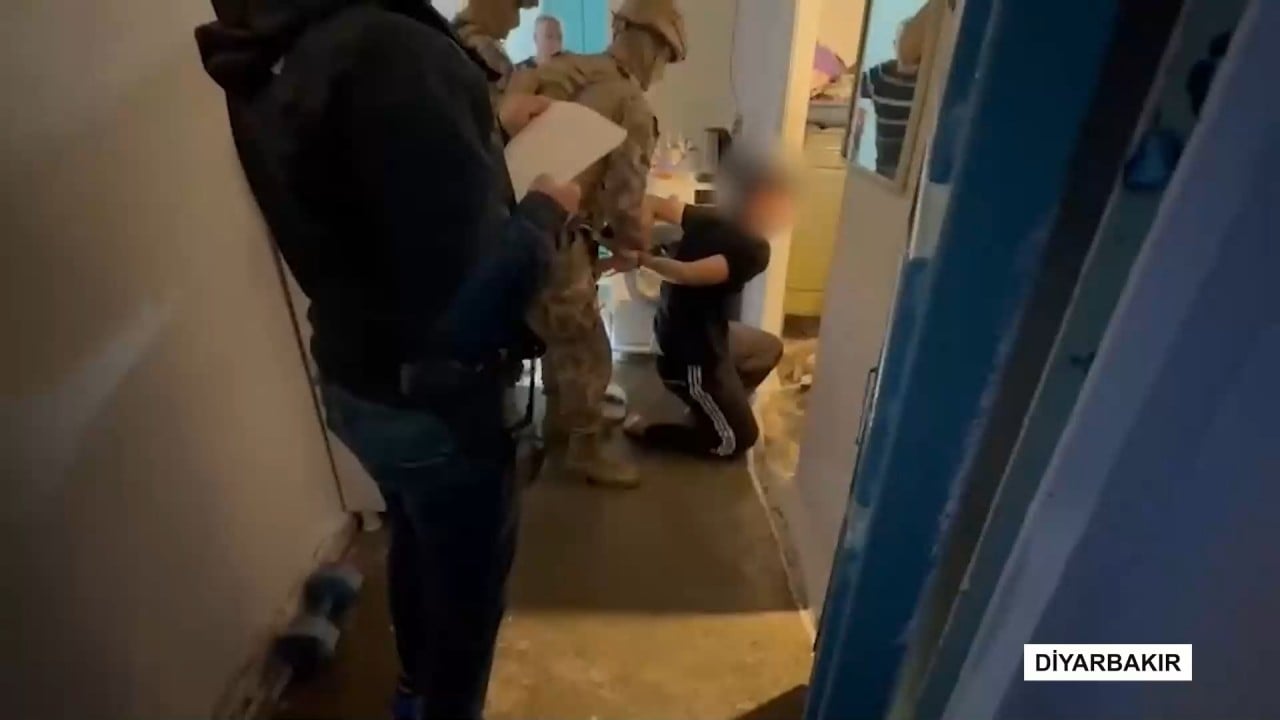 Foto - Cezaevine paketlendiler! Geleceği karartanlara demir yumruk