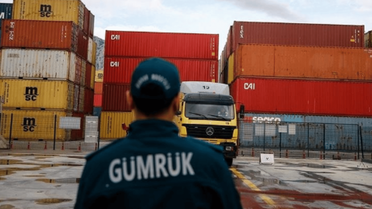 Foto - Zehir tacirlerine gümrük duvarı: 5,7 ton kaçak gıda ele geçirildi