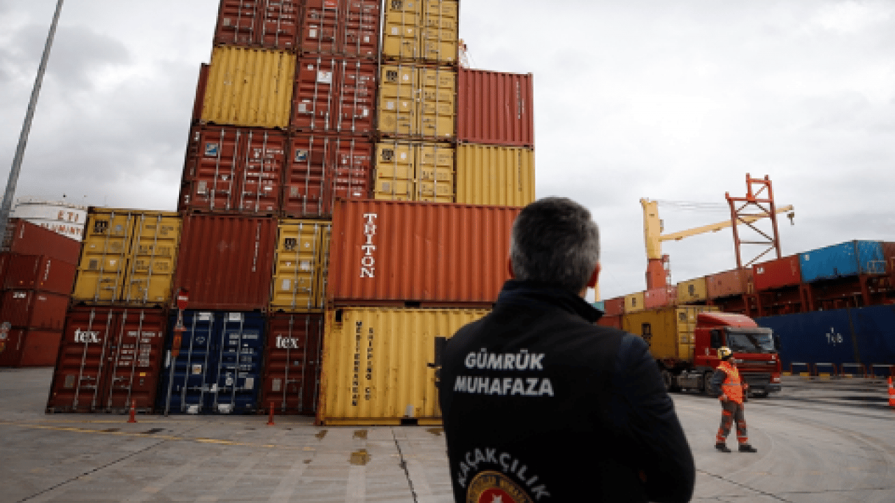 Foto - Zehir tacirlerine gümrük duvarı: 5,7 ton kaçak gıda ele geçirildi