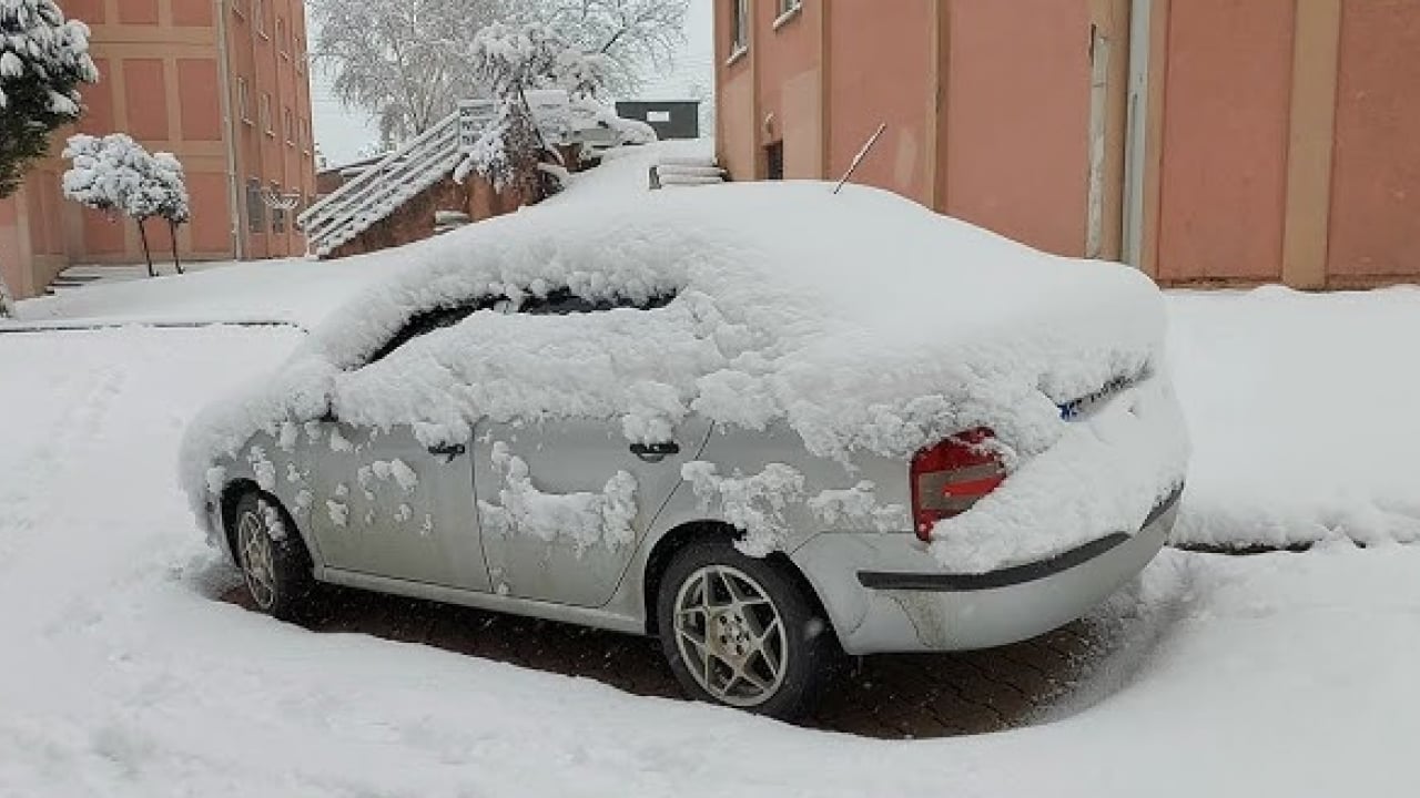 Foto - Zemheri soğukları bölgeyi vurdu! Eksi 28 dereceyi gördüler: Araçlar çalışmadı, sürücüler yolda kaldı