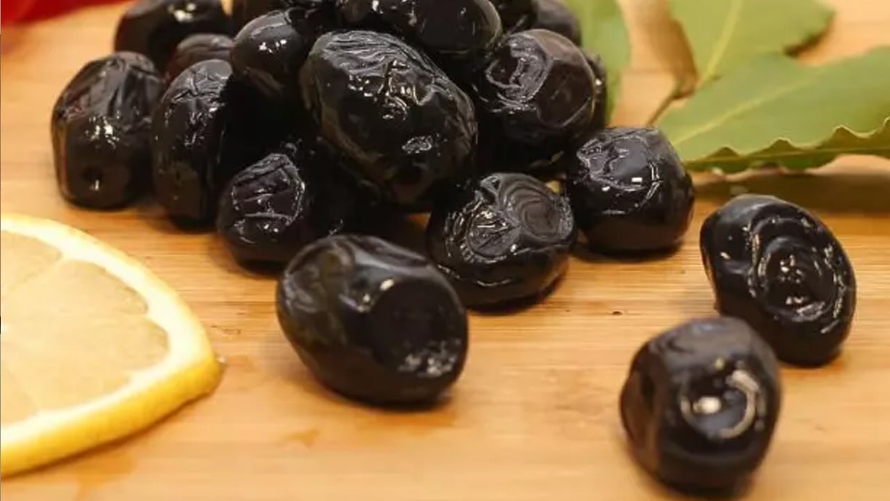 Foto - Zeytin çekirdeği neden atılmamalı? Hakkında işte detaylar! İbrahim Saraçoğlu tavsiye etti... Türkiye 65 ülkeye gönderiyor! 