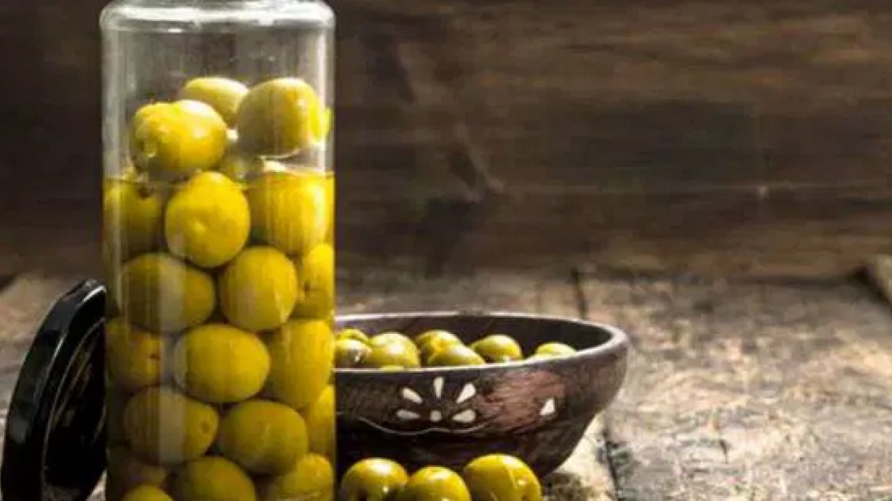 Foto - Zeytin: Kur'an-ı Kerim'de de 6 ayette adı geçiyor! Zeytin kurma telaşı başladı...