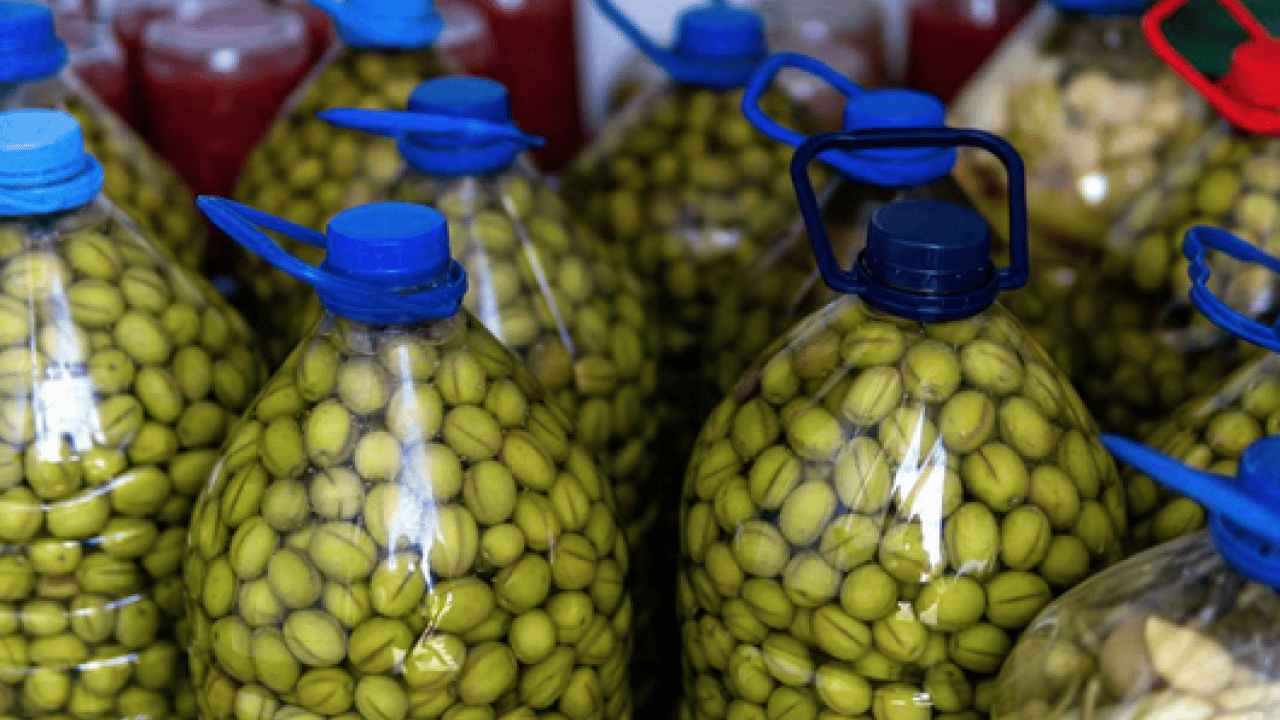 Foto - Zeytin: Kur'an-ı Kerim'de de 6 ayette adı geçiyor! Zeytin kurma telaşı başladı...