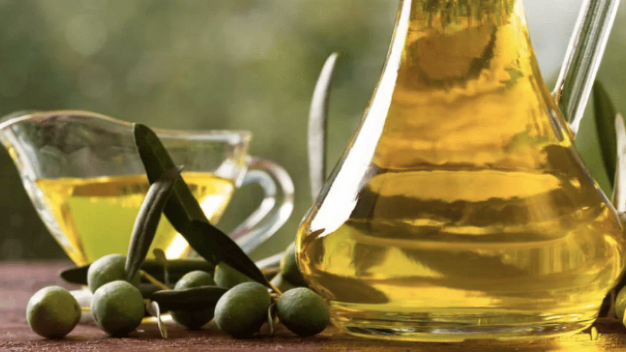 Foto - Zeytinyağının cilde mucize etkisi için içine 2 dal atın şahit olun! Akdeniz'in altın sıvısı...