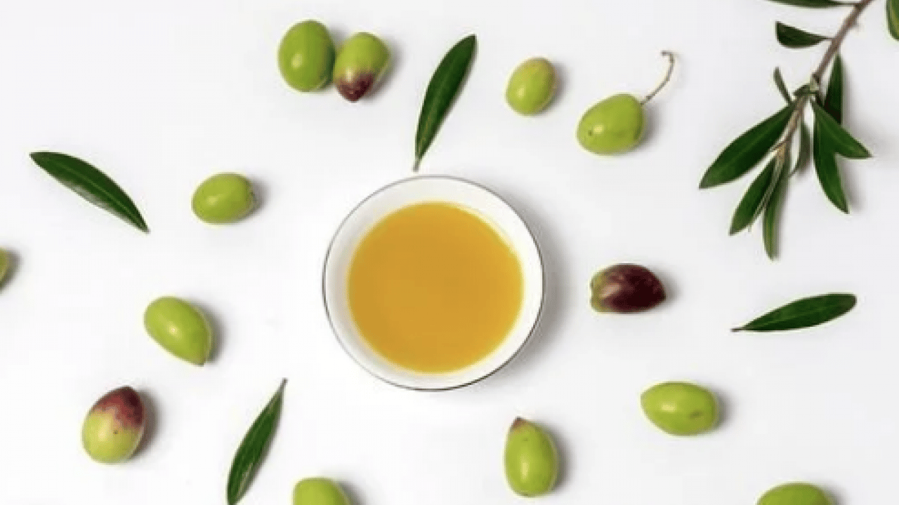 Foto - Zeytinyağının cilde mucize etkisi için içine 2 dal atın şahit olun! Akdeniz'in altın sıvısı...