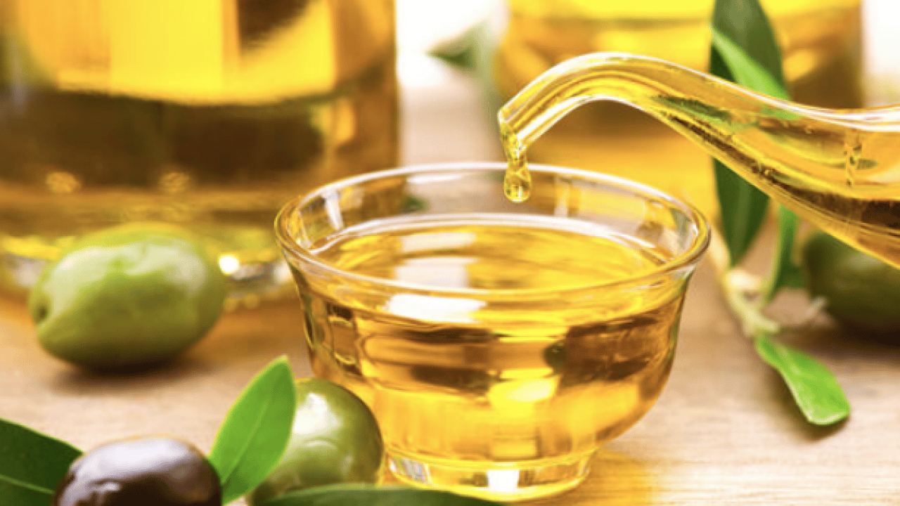 Foto - Zeytinyağının cilde mucize etkisi için içine 2 dal atın şahit olun! Akdeniz'in altın sıvısı...